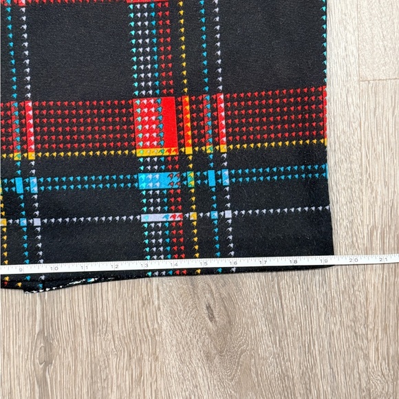 Evan Picone Women's Black and Red Plaid Pencil Skirt Size 6P - Picture 6 of 8